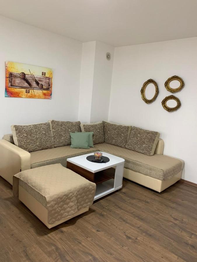 Mar Lux Appartement Kumanovo Buitenkant foto
