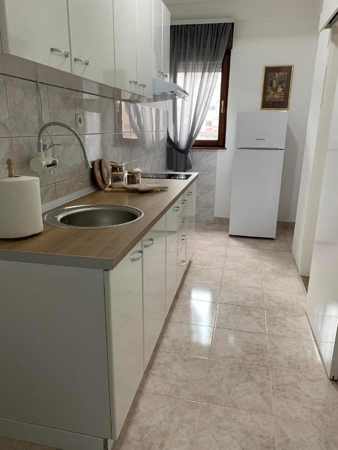 Mar Lux Appartement Kumanovo Buitenkant foto