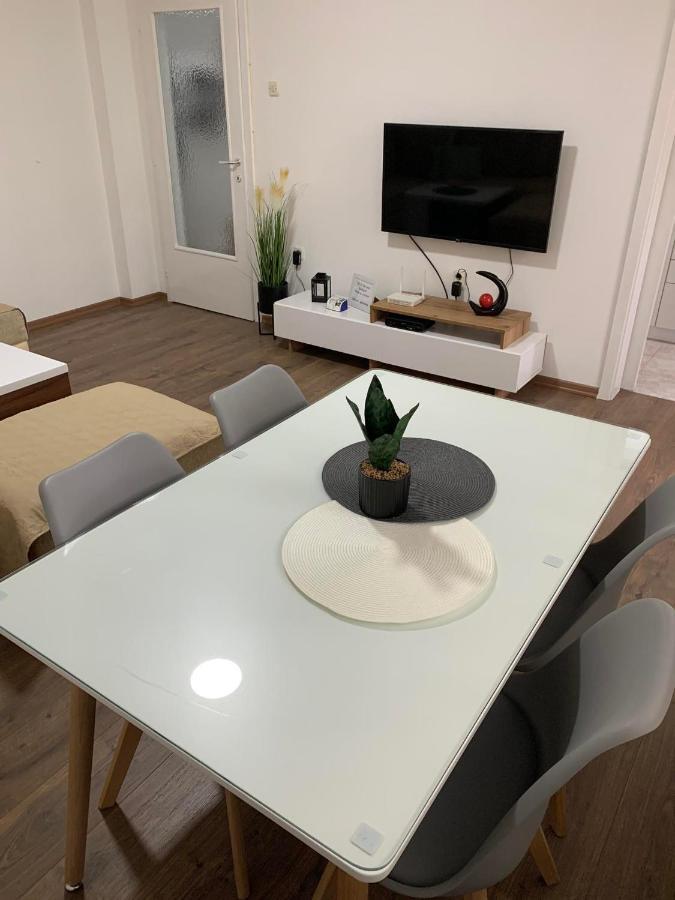 Mar Lux Appartement Kumanovo Buitenkant foto