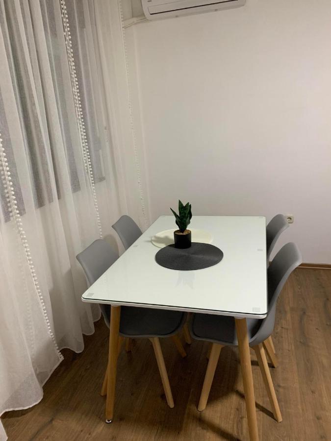 Mar Lux Appartement Kumanovo Buitenkant foto