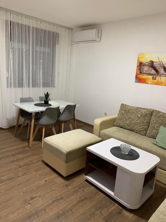 Mar Lux Appartement Kumanovo Buitenkant foto