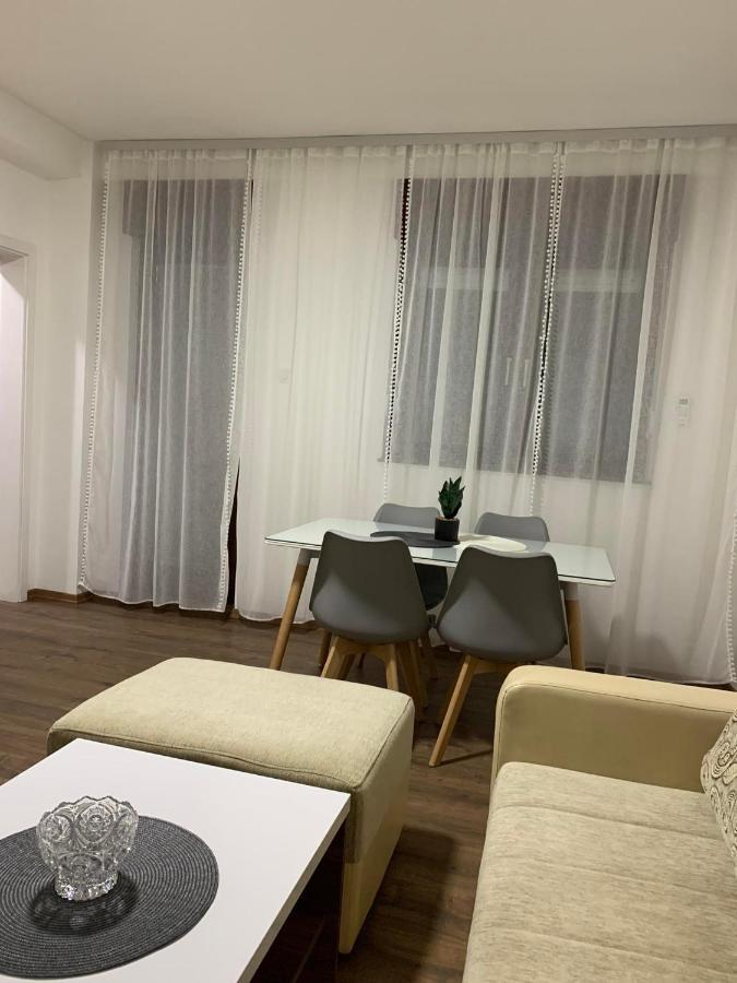 Mar Lux Appartement Kumanovo Buitenkant foto