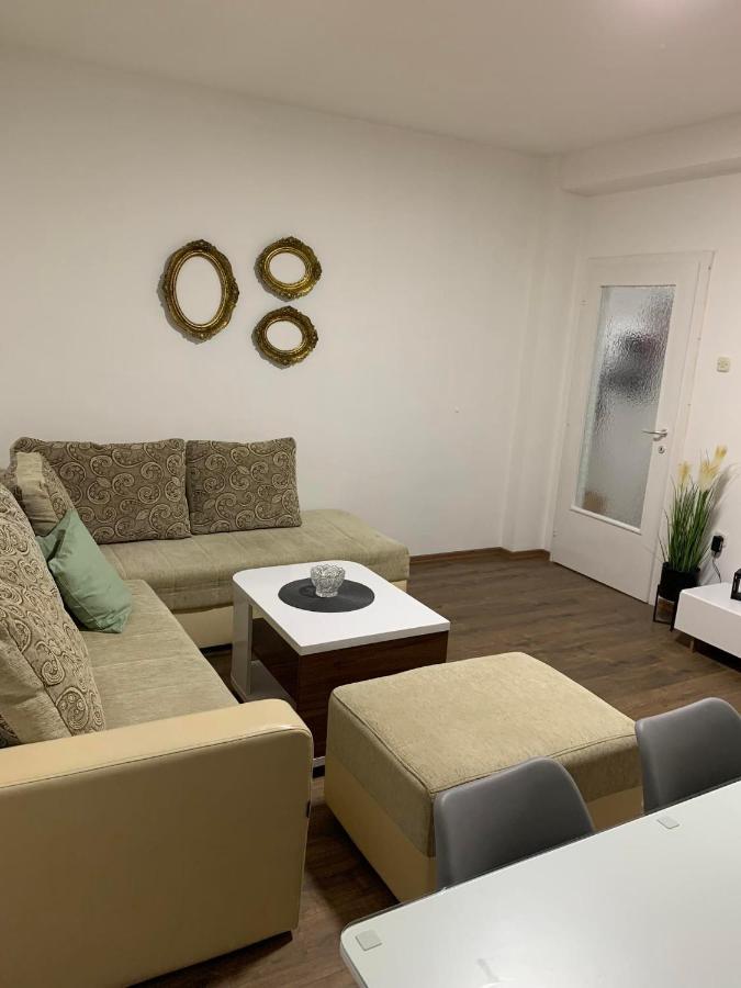 Mar Lux Appartement Kumanovo Buitenkant foto