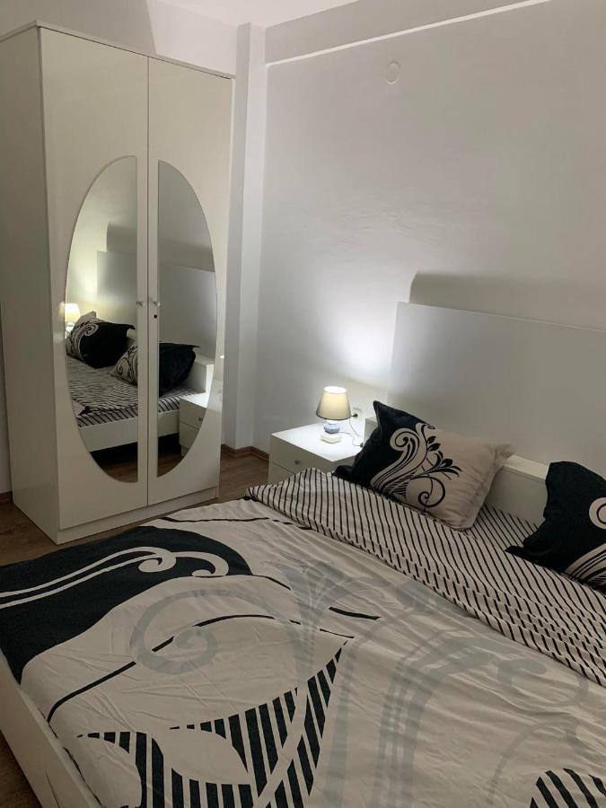 Mar Lux Appartement Kumanovo Buitenkant foto