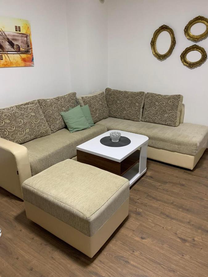 Mar Lux Appartement Kumanovo Buitenkant foto