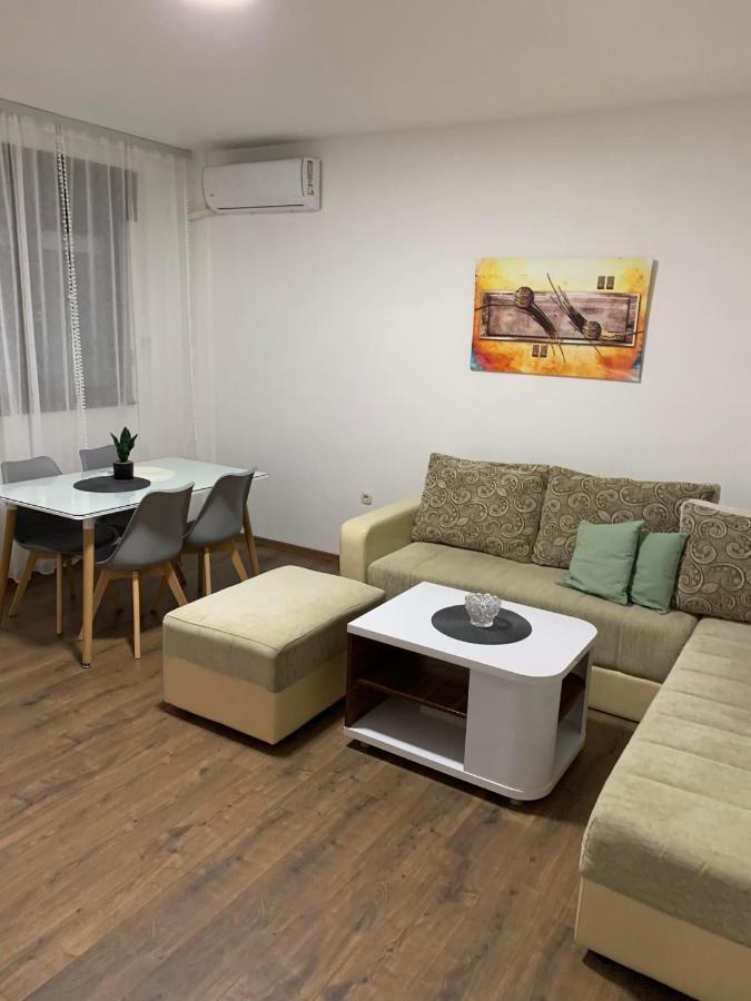 Mar Lux Appartement Kumanovo Buitenkant foto